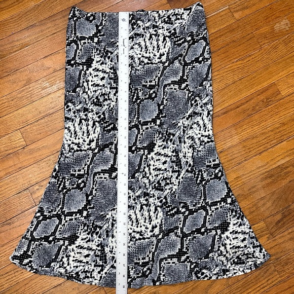 She + Sky Size Med Snakeskin Print Zip Midi Fit and Flare Y2K Sexy Flowy Skirt - Picture 3 of 11